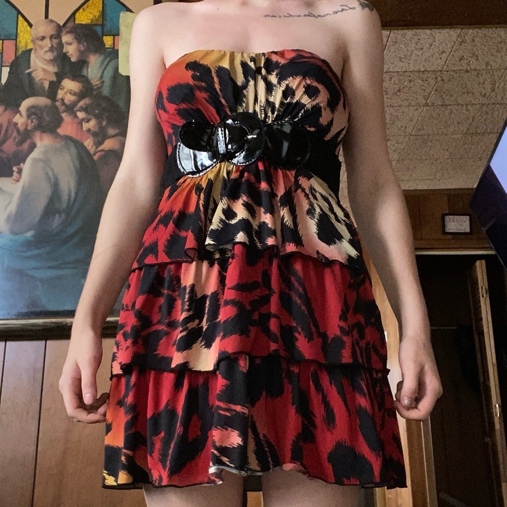 Cute strapless shirt